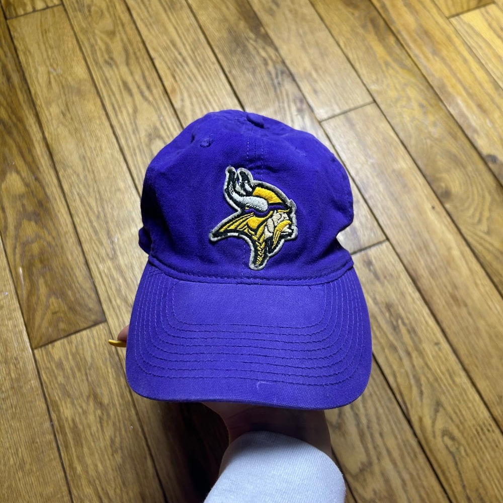 Reebok Retro Sport Minnesota Vikings NFL Purple Hat Fitted Cap S/M Embroidered